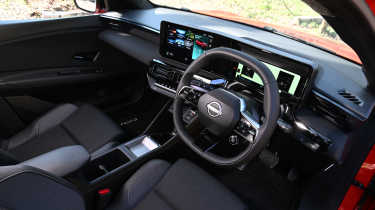 Интерьер Nissan Micra